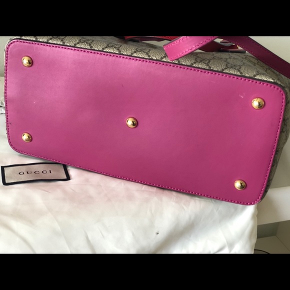 Limited edition GUCCI shoulder and handbag - Picture 4 of 10